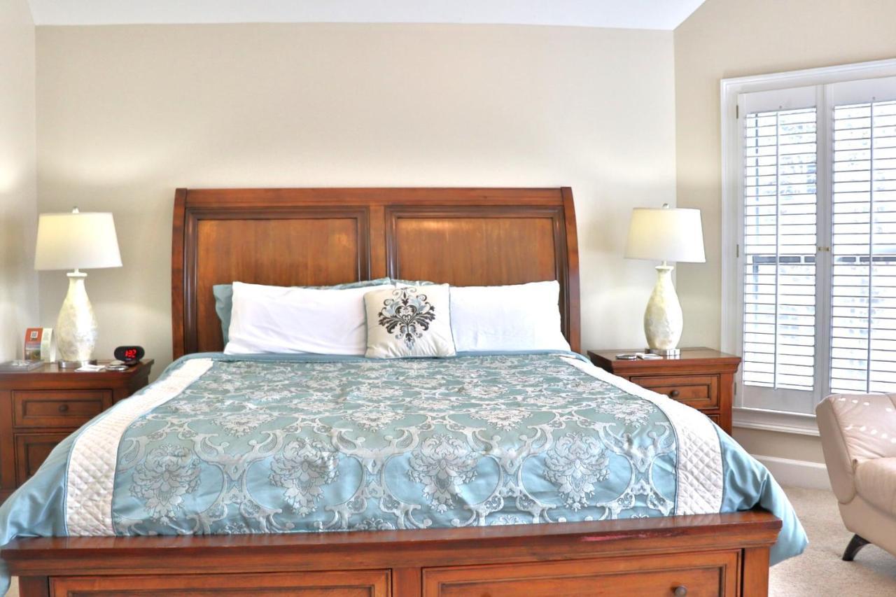 Pleasanton Courtyard Bed And Breakfast Fayetteville Buitenkant foto