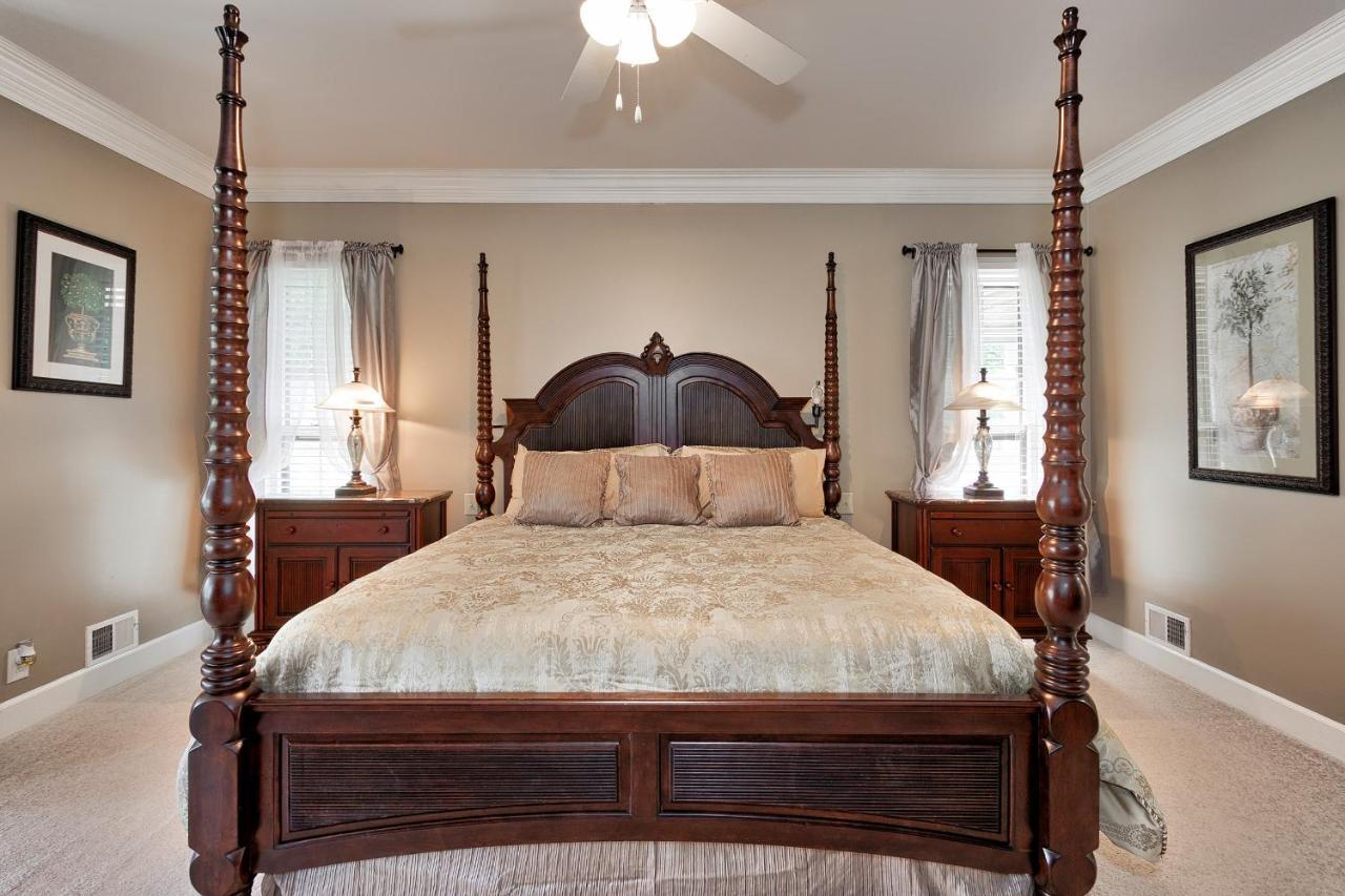 Pleasanton Courtyard Bed And Breakfast Fayetteville Buitenkant foto