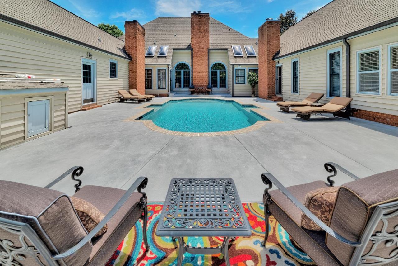 Pleasanton Courtyard Bed And Breakfast Fayetteville Buitenkant foto