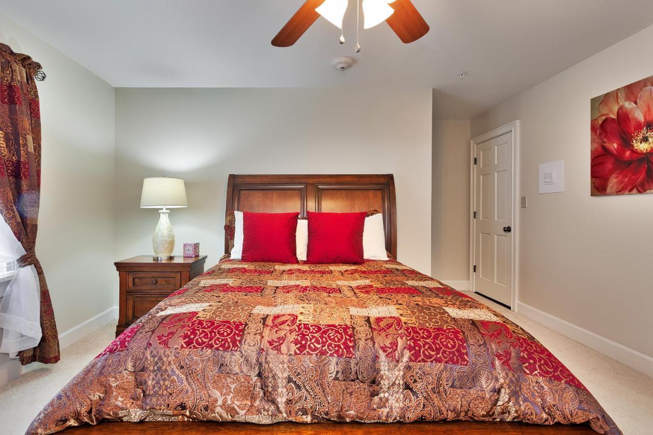 Pleasanton Courtyard Bed And Breakfast Fayetteville Buitenkant foto