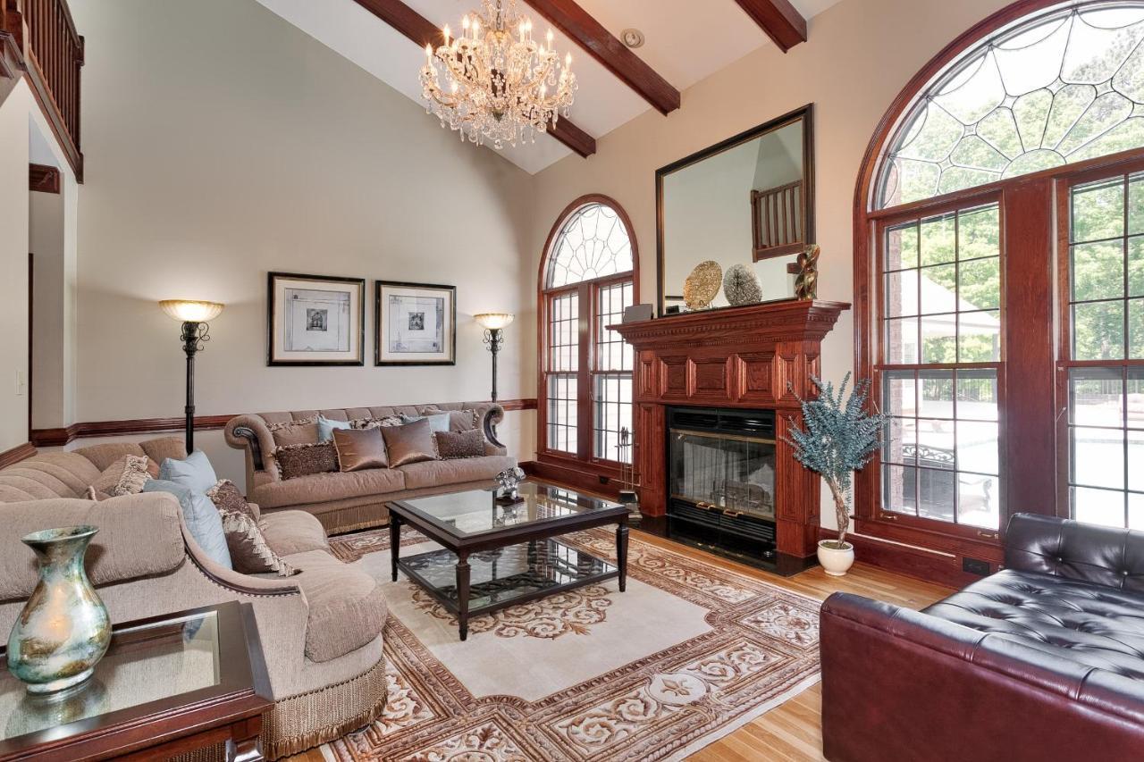 Pleasanton Courtyard Bed And Breakfast Fayetteville Buitenkant foto